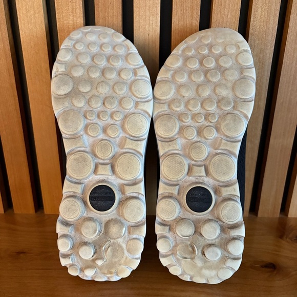 Skechers Women's Black Athletic Shoes - Picture 6 of 6